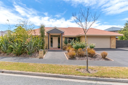 8 Amoka Crescent, Parklands, Christchurch