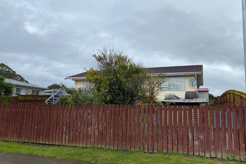 6 Dorendia Place, Clendon Park, Auckland
