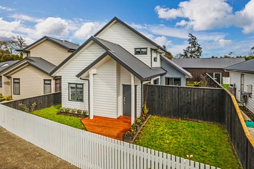 4 Magnolia Lane, Helensville