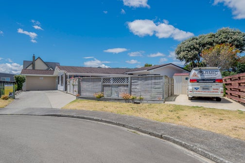 12 Goldie Place, Waikanae Beach, Waikanae