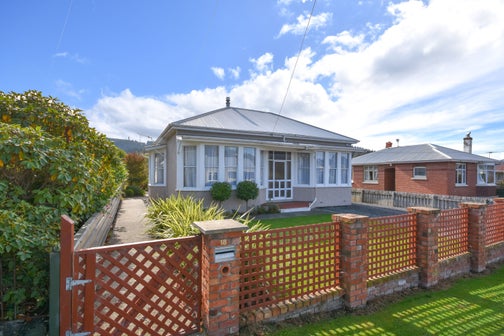 18 Hall Road, Sawyers Bay, Port Chalmers