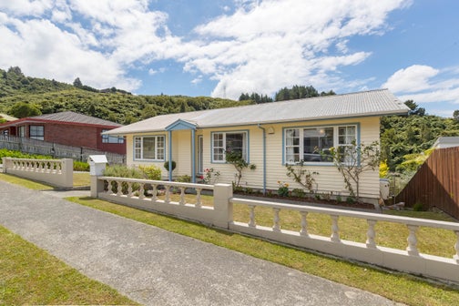 124 Tirohanga Road, Tirohanga, Lower Hutt