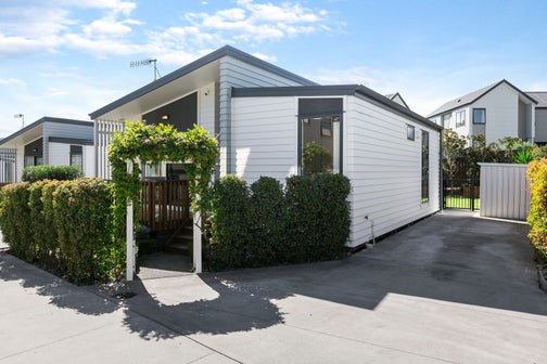 18B Torrington Crescent, Glen Innes, Auckland