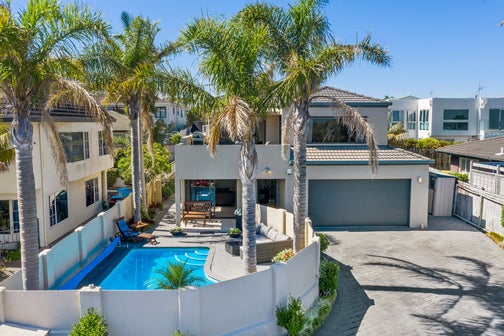 2/30 Takutai Avenue, Bucklands Beach, Auckland