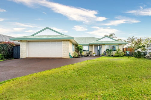 36 Bob Charles Drive, Golflands, Auckland