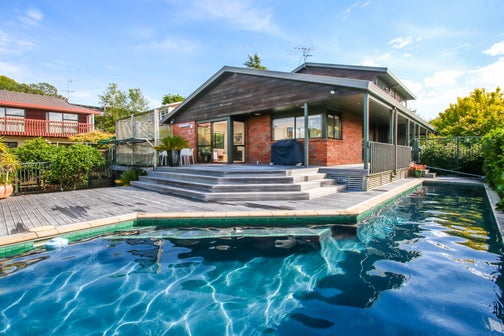 5 Charles Dickens Drive, Mellons Bay, Auckland