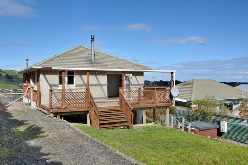 16 Thomson Street, Green Island, Dunedin