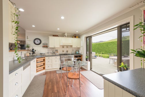 109 Eighty Eight Valley Road, Wakefield