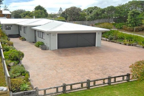15 William Street, Waikanae Beach, Waikanae