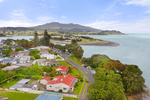 17 Cliff Street, Raglan