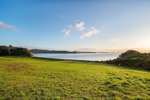 3 Takahuri Place, Okura Bush, Silverdale