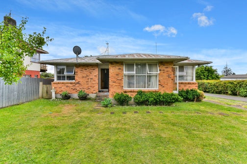 13 Wayne Drive, Mangere, Auckland