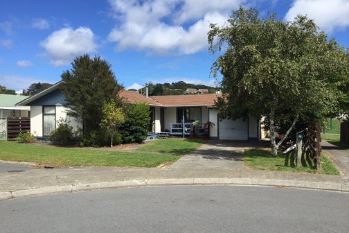 10 Azimuth Place, Whitby, Porirua