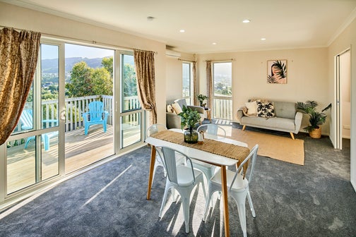 2A Raroa Terrace, Tawa, Wellington