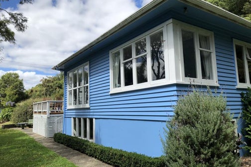 135 Miromiro Road, Normandale, Lower Hutt