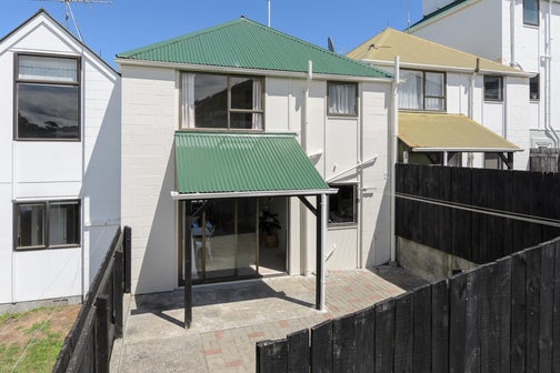136 Akaroa Drive, Maupuia, Wellington