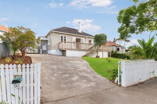 50 Tahapa Crescent, Meadowbank, Auckland
