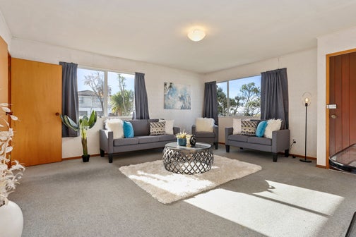 16 Darlington Place, Glendene, Auckland