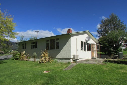 16 Sussex Street, Tapanui