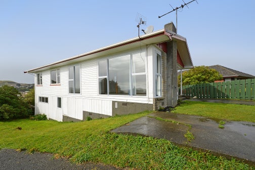 17 Loasby Crescent, Newlands, Wellington