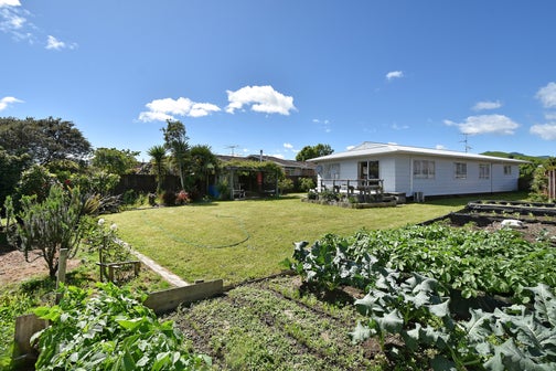 18 Lord Auckland Road, Wakefield