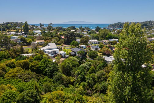 14 Huruhi Road, Oneroa, Waiheke Island