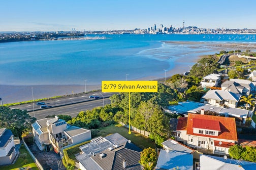2/79 Sylvan Avenue, Northcote, Auckland