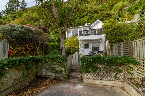 327 Muritai Road, Eastbourne, Lower Hutt