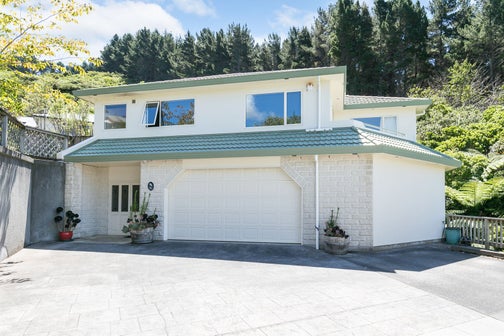 30 Duval Grove, Tawa, Wellington