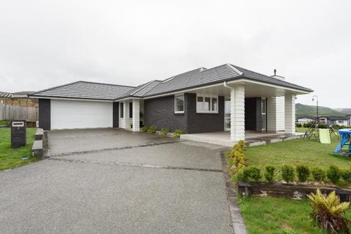 2 Grace Cove, Aotea, Porirua