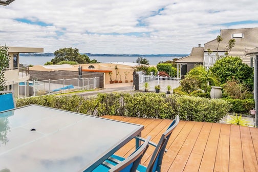24 Pacific Parade, Army Bay, Whangaparaoa