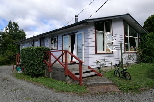 8 Ludlam Street, Featherston