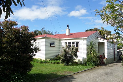 6 Birdwood Street, Featherston