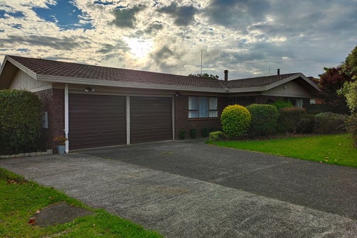 63 Botany Road, Botany Downs, Auckland