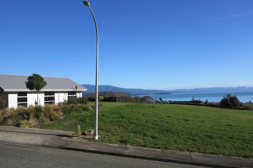 11 Pohutukawa Place, Takaka