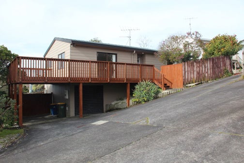2/24 Barbados Drive, Unsworth Heights, Auckland