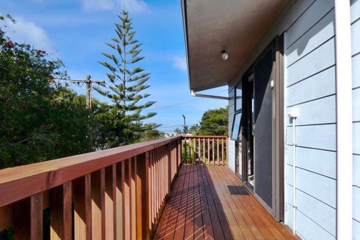 1/57 Cliff View Drive, Green Bay, Auckland