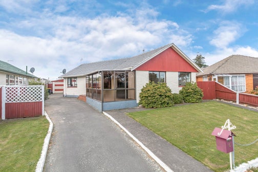 6 Lomax Place, Islington, Christchurch