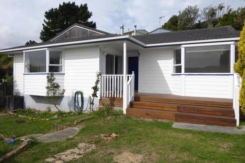 8 Buccaneer Place, Grenada Village, Wellington