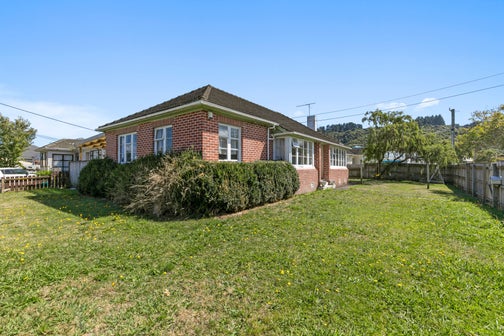 1 Compton Crescent, Taita, Lower Hutt