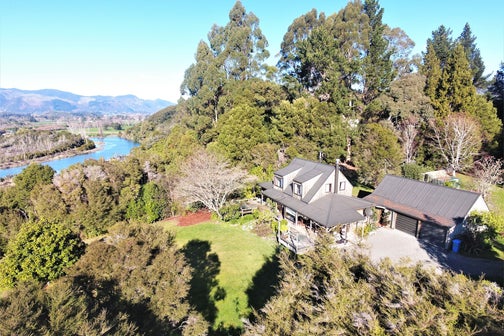 44 Rangihaeata Road, Rangihaeata