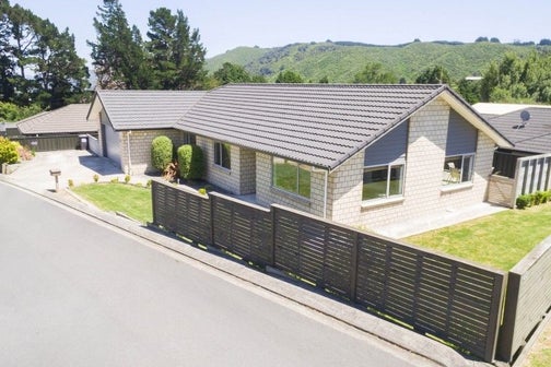22 Sunstone Crescent, Brown Owl, Upper Hutt