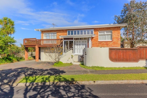 14 Chatswood Grove, Chatswood, Auckland
