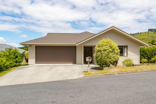 18 Ronald Scott Grove, Riverstone Terraces, Upper Hutt