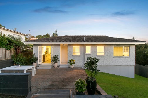 15 Sispara Place, Beach Haven, Auckland