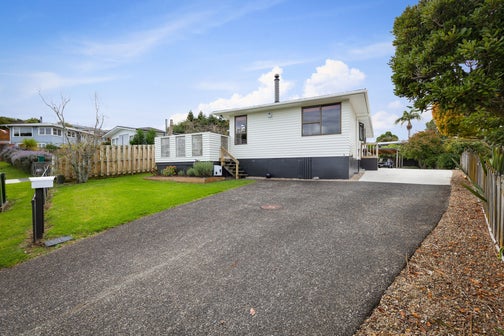 44 La Rosa Street, Green Bay, Auckland