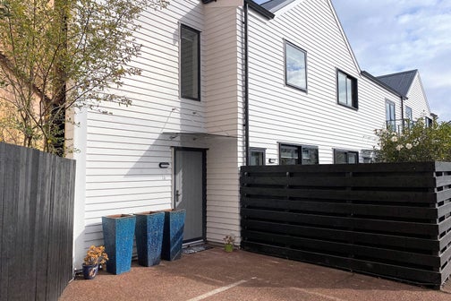 16/955 Mount Eden Road, Three Kings, Auckland