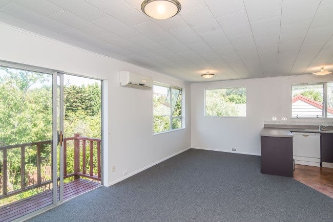 1/26 Penryn Drive, Camborne, Porirua - Carousel 1