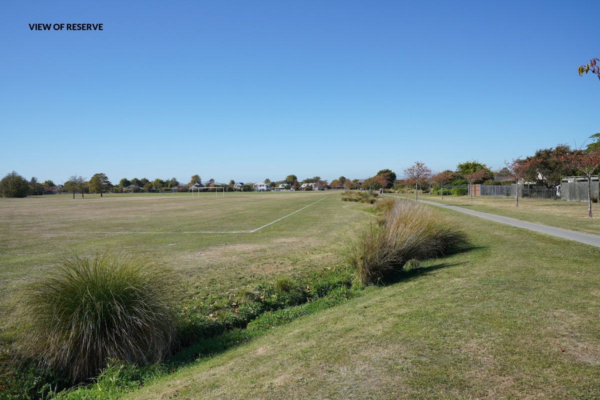 57 Chesterfield Mews, Russley, Christchurch - Carousel 24