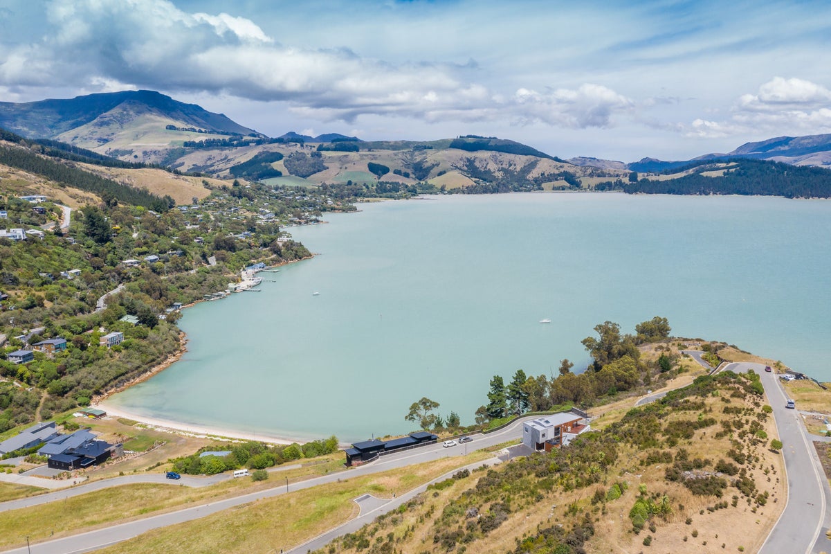 5 Kaioruru Lane, Charteris Bay, Lyttelton - Carousel 1